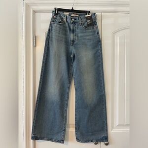 NWT Levi’s Women’s Blue Ribcage Wide Leg Jeans sz 29x32